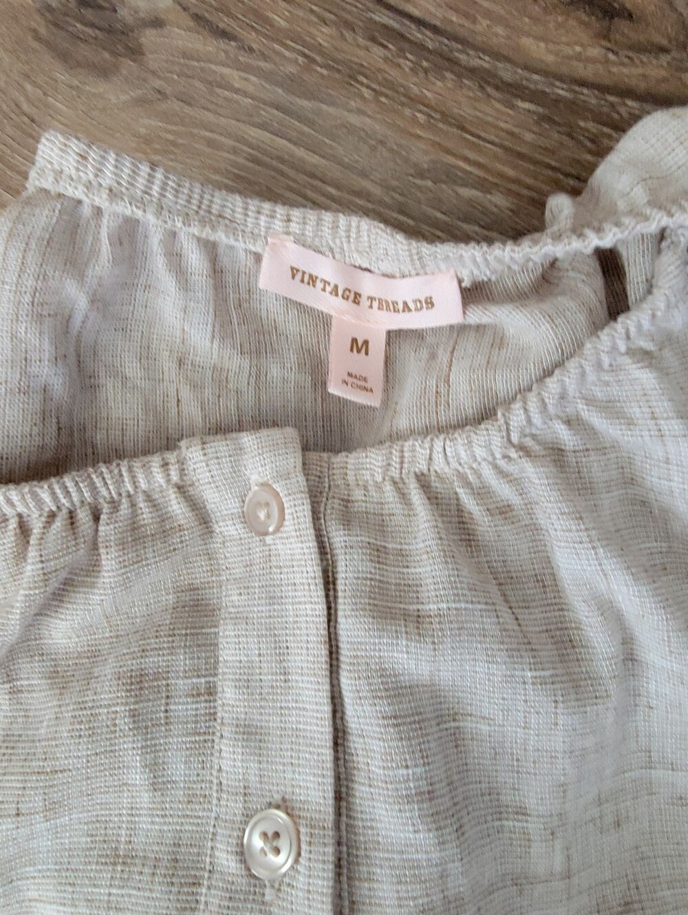 Vintage Threads Neutral Beige Button-Front Peasant Top with Cutwork Sleeves Med - Picture 5 of 5